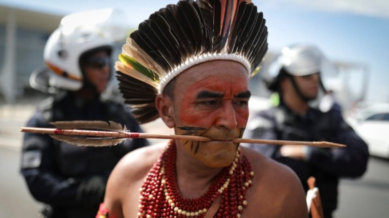 Indios-Policia-Protesto-104-848x477